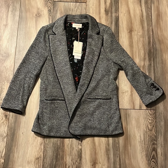 Skies Are Blue Jackets & Blazers - NWT Women’s blazer (L) FLOWER DETAILS